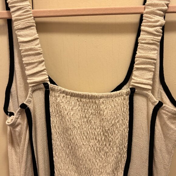 Dress - Picture 7 of 8